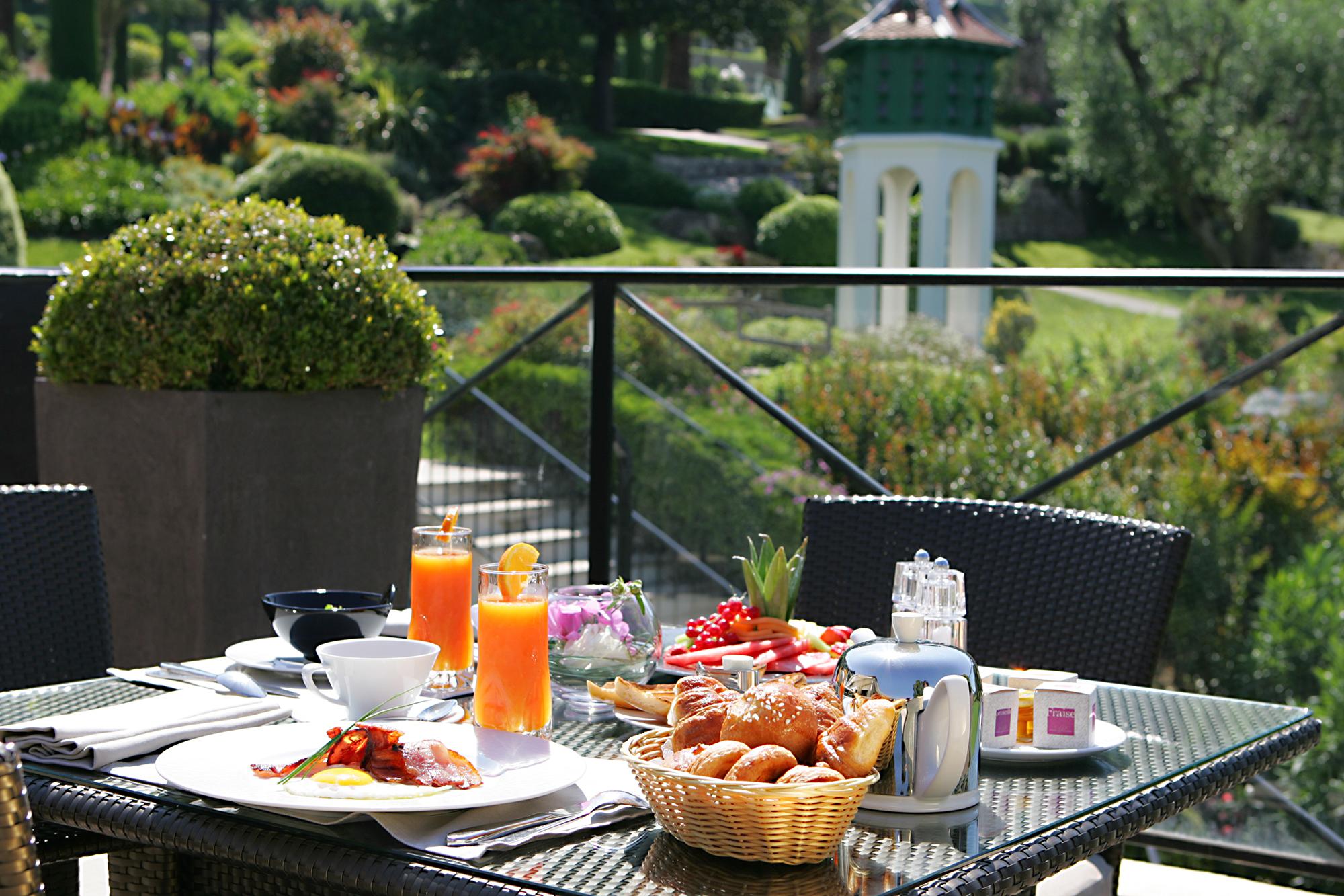 Royal Mougins Golf, Hotel & Spa De Luxe 레스토랑 사진